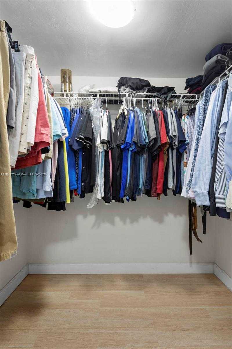 Small Image of 3401 NORTH COUNTRY CLUB DR #519, Aventura Number 11
