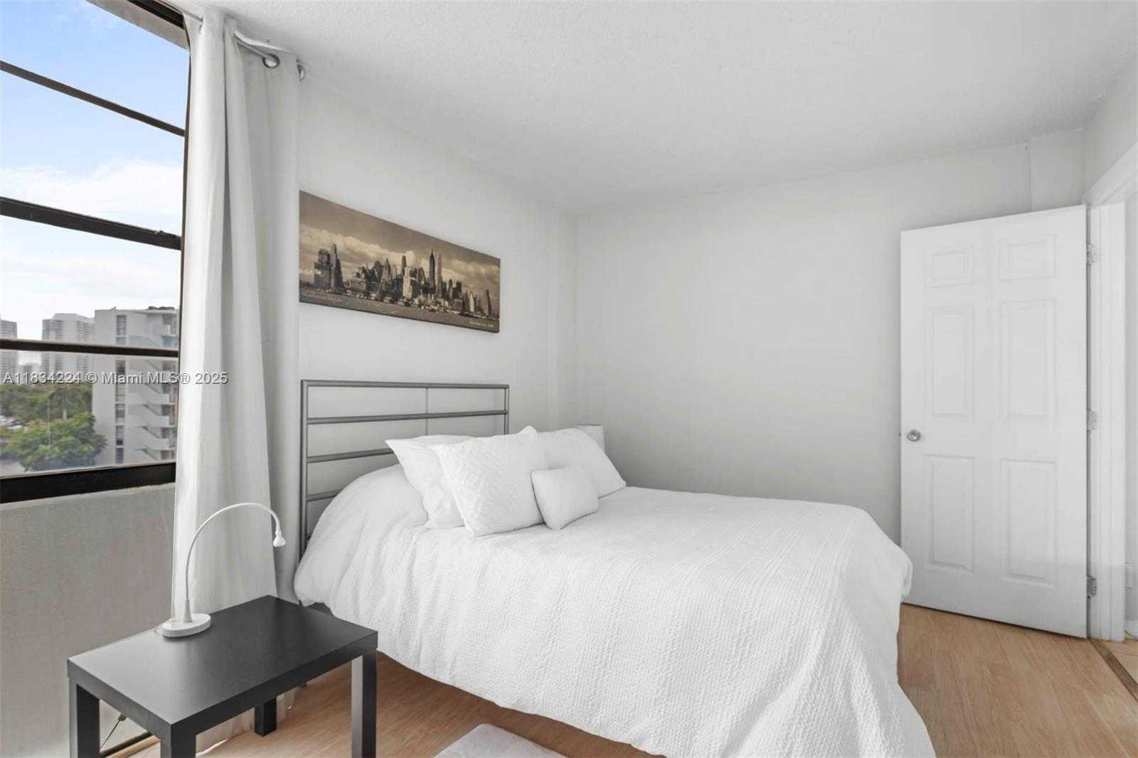 Small Image of 3401 NORTH COUNTRY CLUB DR #519, Aventura Number 14