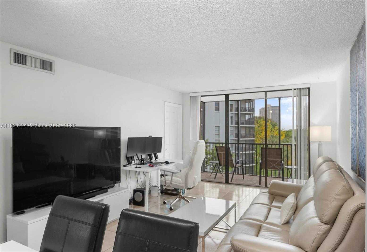 Small Image of 3401 NORTH COUNTRY CLUB DR #519, Aventura Number 5