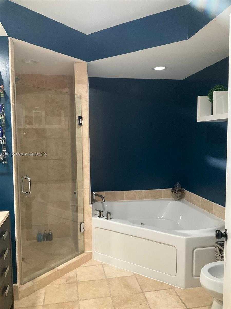 Small Image of 18201 COLLINS AVE #5303, Sunny Isles Beach Number 8