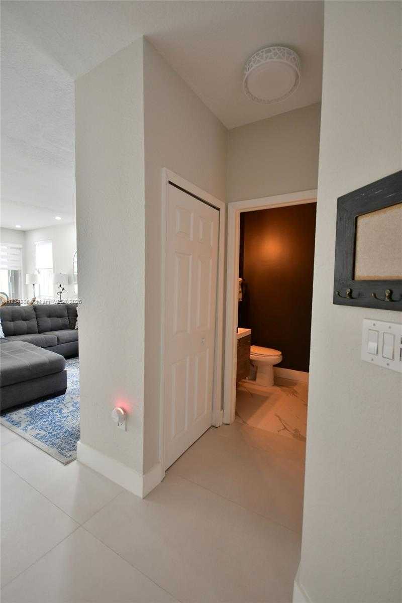 Small Image of 6293 SOUTH WEST 165TH AVE, Miami Number 17
