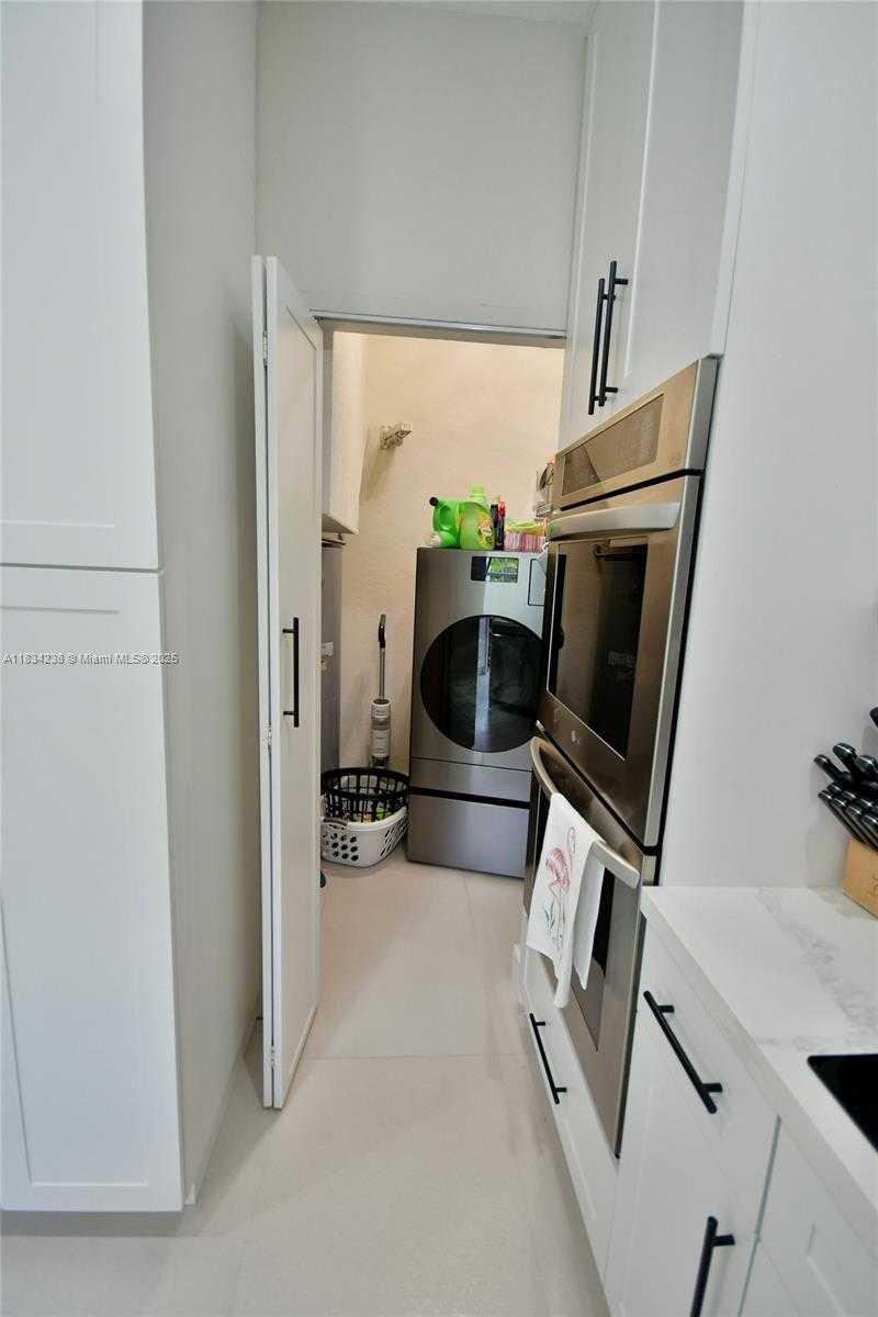 Small Image of 6293 SOUTH WEST 165TH AVE, Miami Number 32