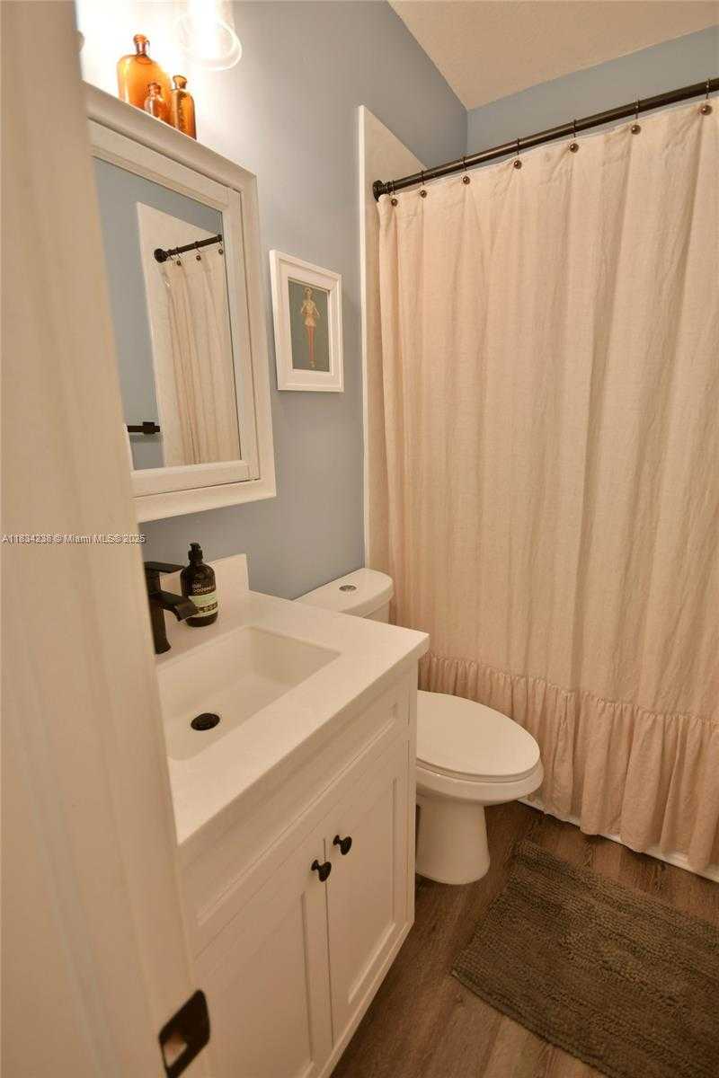 Small Image of 6293 SOUTH WEST 165TH AVE, Miami Number 40