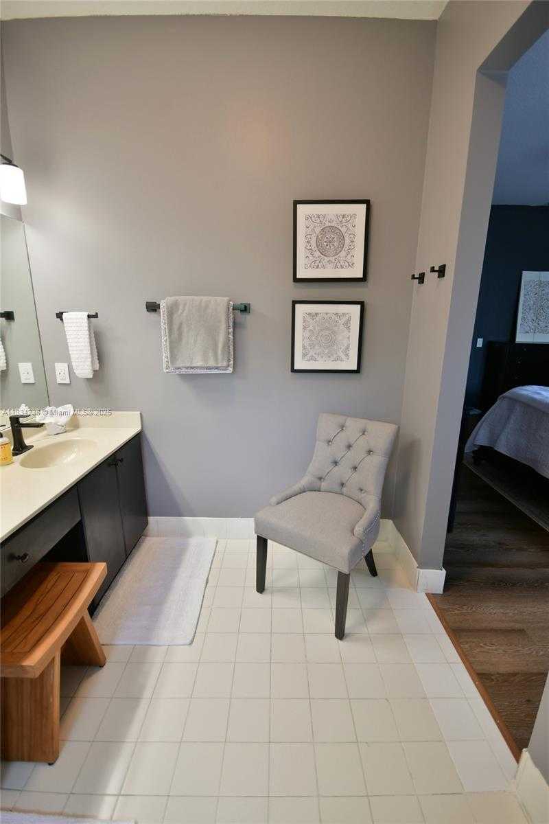 Small Image of 6293 SOUTH WEST 165TH AVE, Miami Number 47