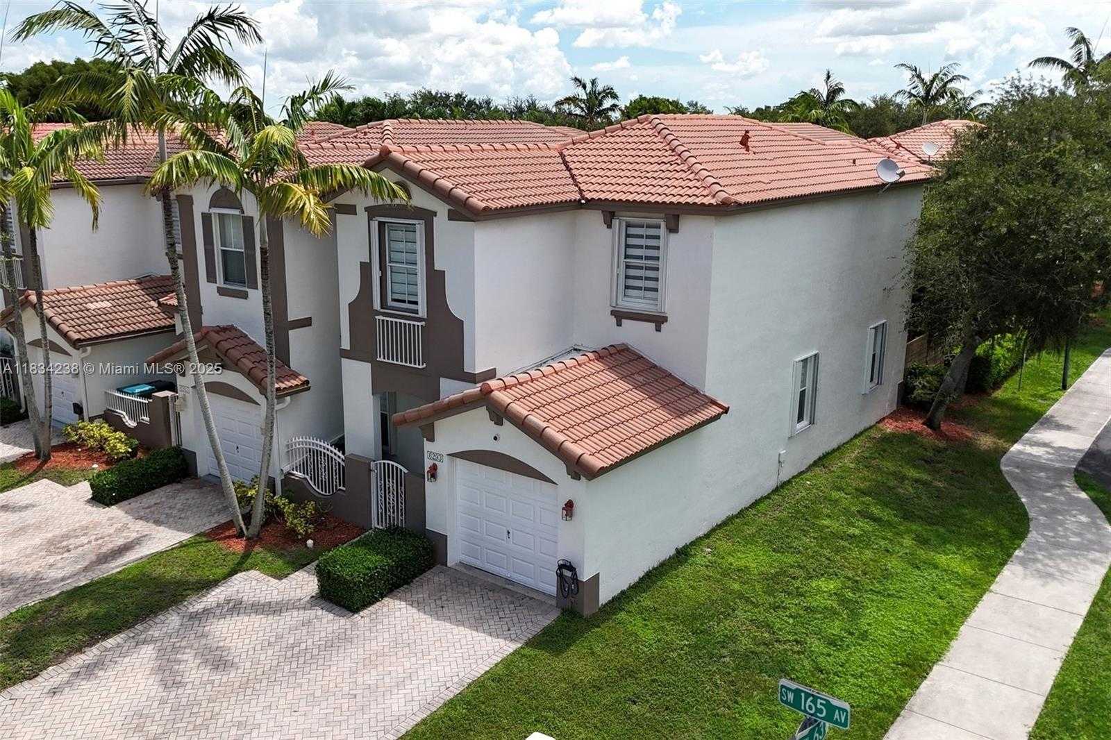 Small Image of 6293 SOUTH WEST 165TH AVE, Miami Number 5