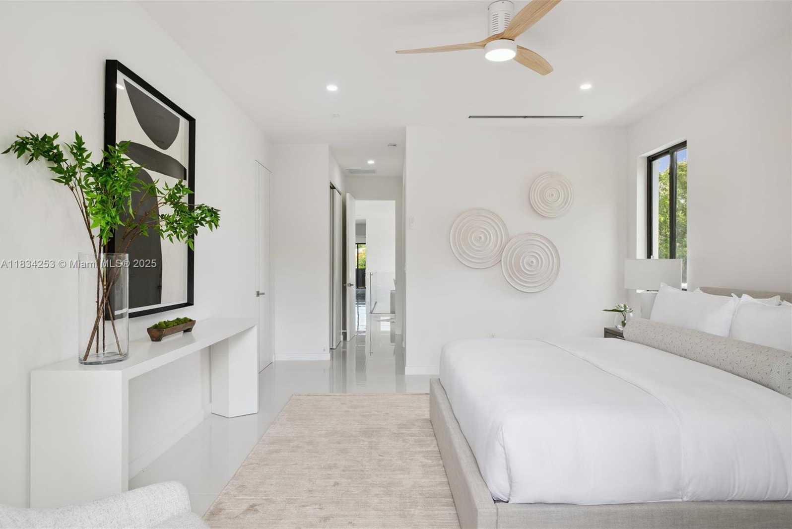 Small Image of 1152 SOUTH WEST 22ND TER, Miami Number 20