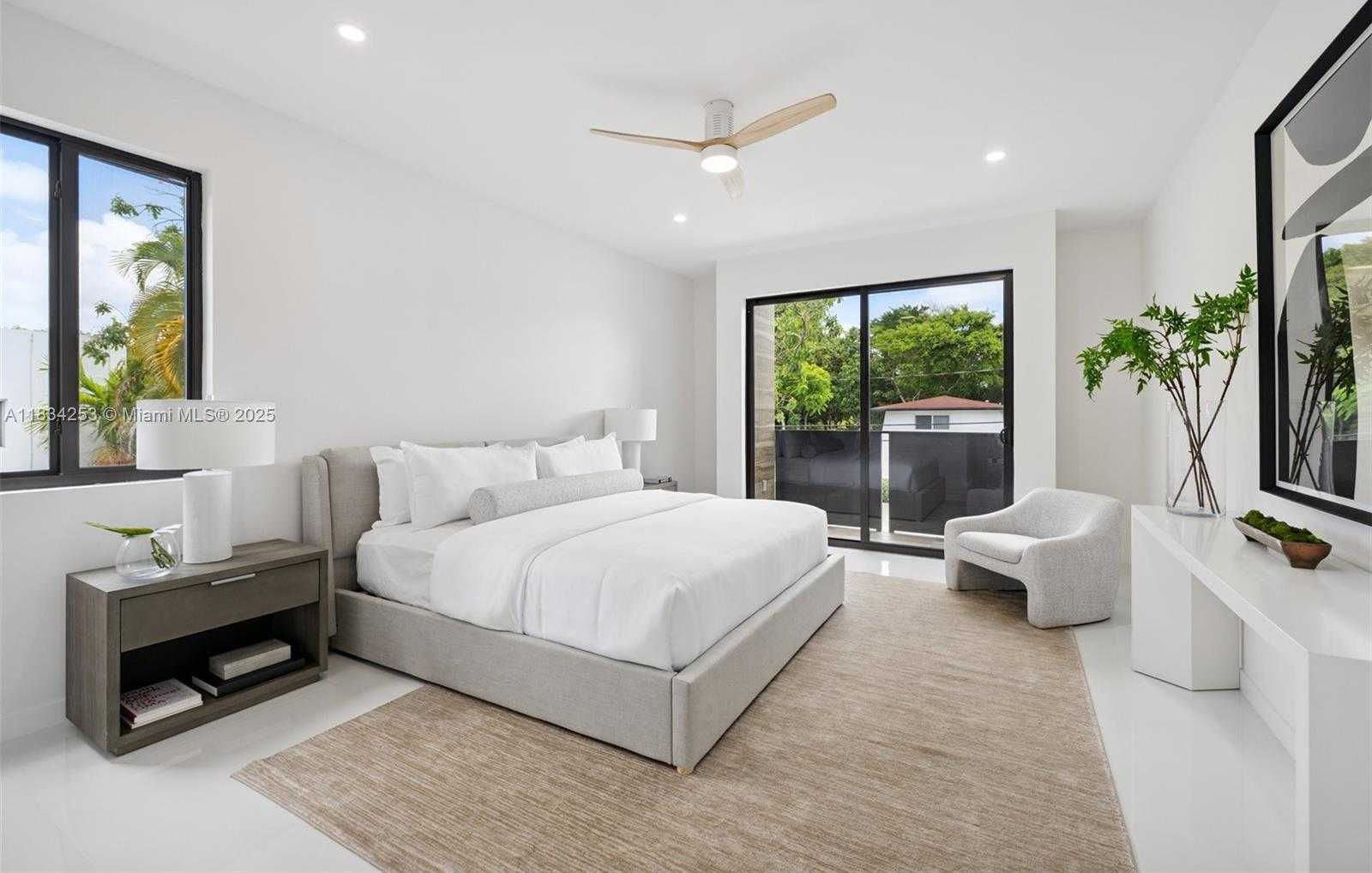 Small Image of 1152 SOUTH WEST 22ND TER, Miami Number 21