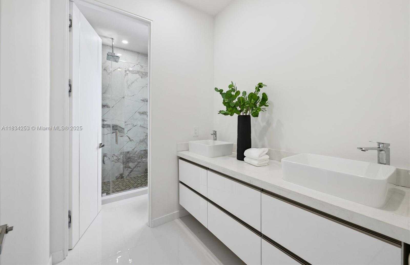 Small Image of 1152 SOUTH WEST 22ND TER, Miami Number 28