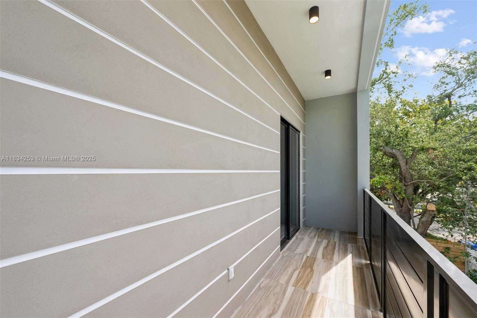 Small Image of 1152 SOUTH WEST 22ND TER, Miami Number 31