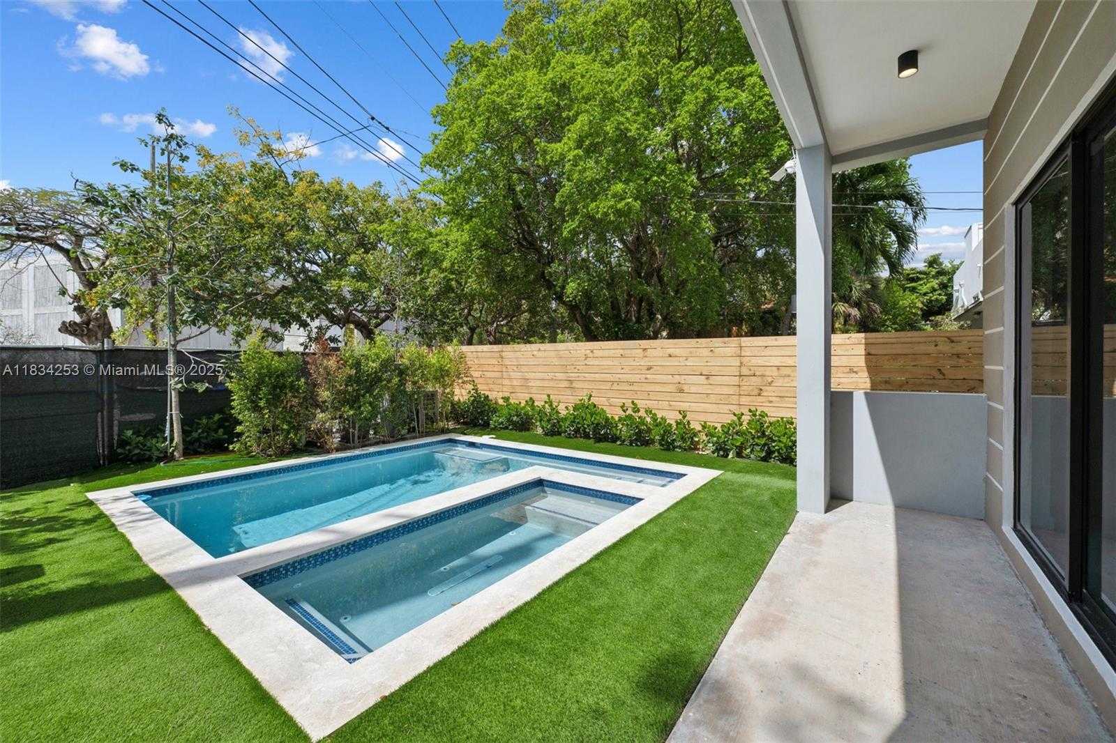 Small Image of 1152 SOUTH WEST 22ND TER, Miami Number 35