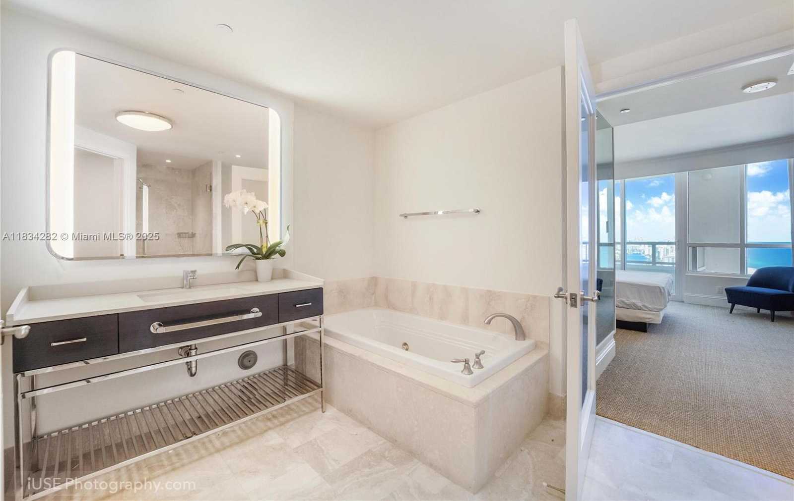 Small Image of 4401 COLLINS AVE #3603, Miami Beach Number 13