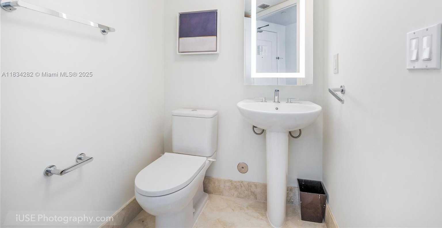 Small Image of 4401 COLLINS AVE #3603, Miami Beach Number 17