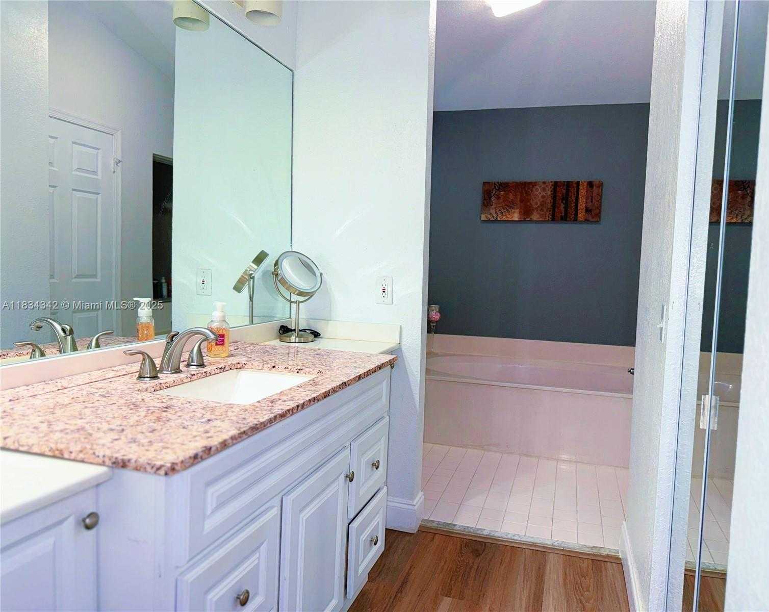 Small Image of 11405 LAKEVIEW DR #3-A, Coral Springs Number 13