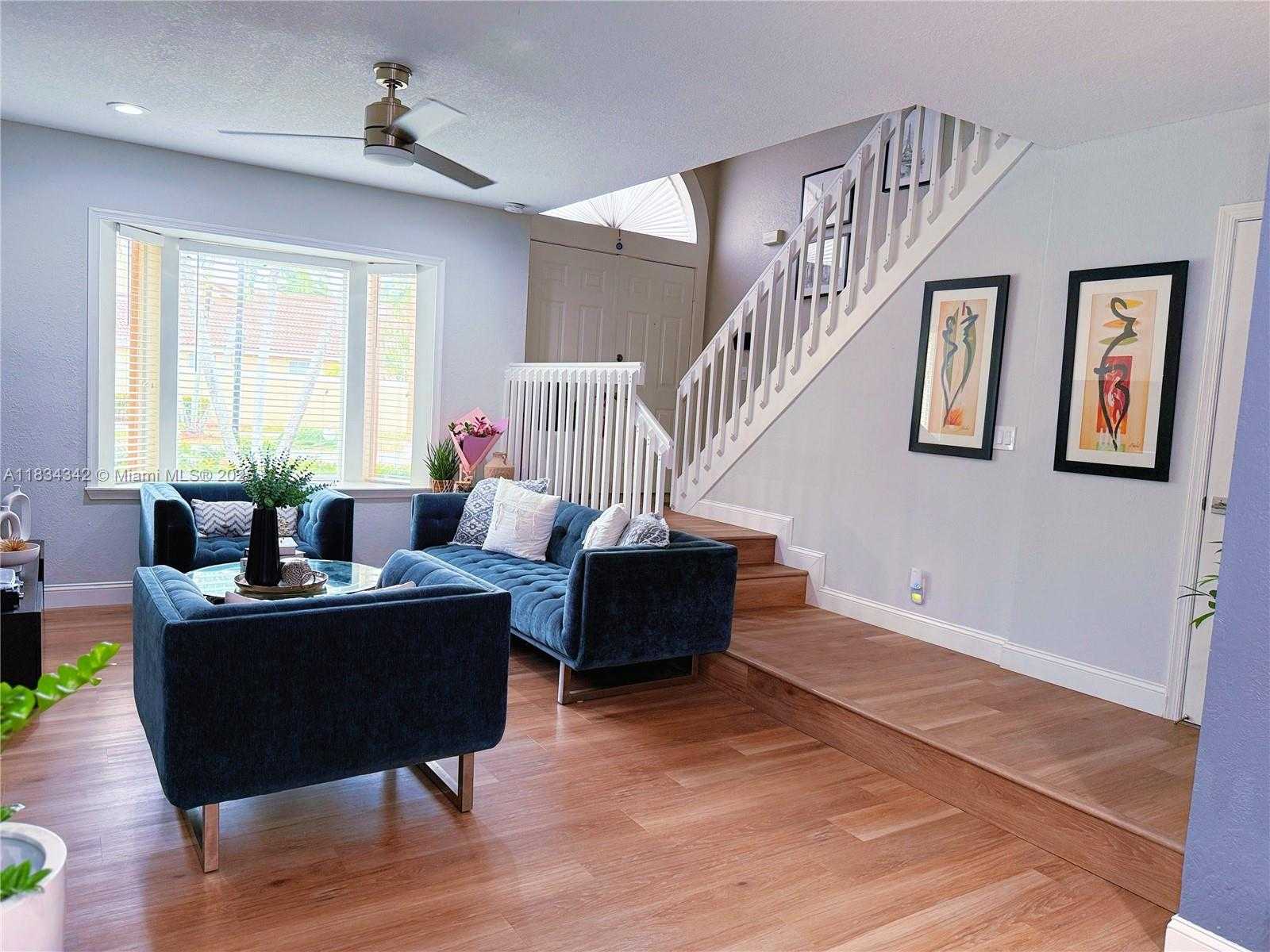 Small Image of 11405 LAKEVIEW DR #3-A, Coral Springs Number 2