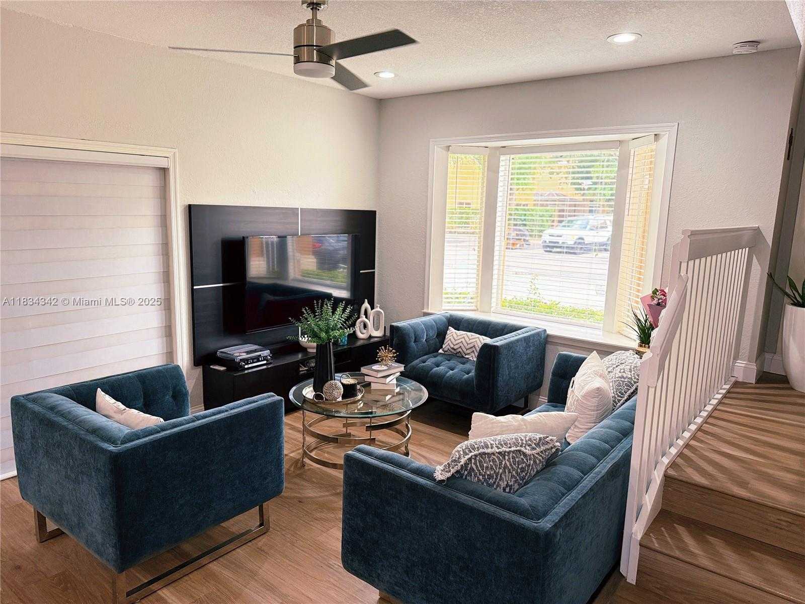 Small Image of 11405 LAKEVIEW DR #3-A, Coral Springs Number 9