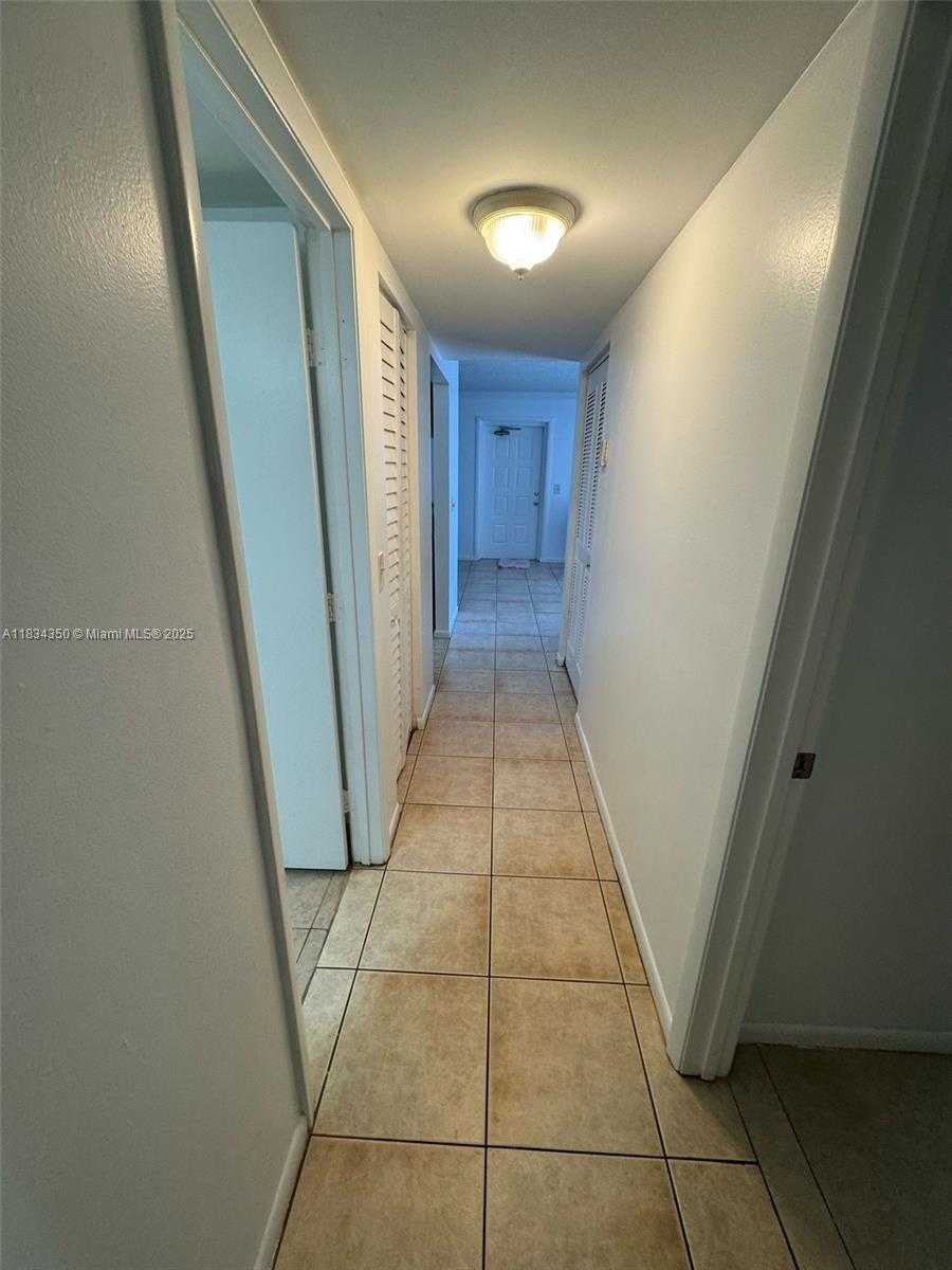 Small Image of 3606 ALDER DR #F2, West Palm Beach Number 13