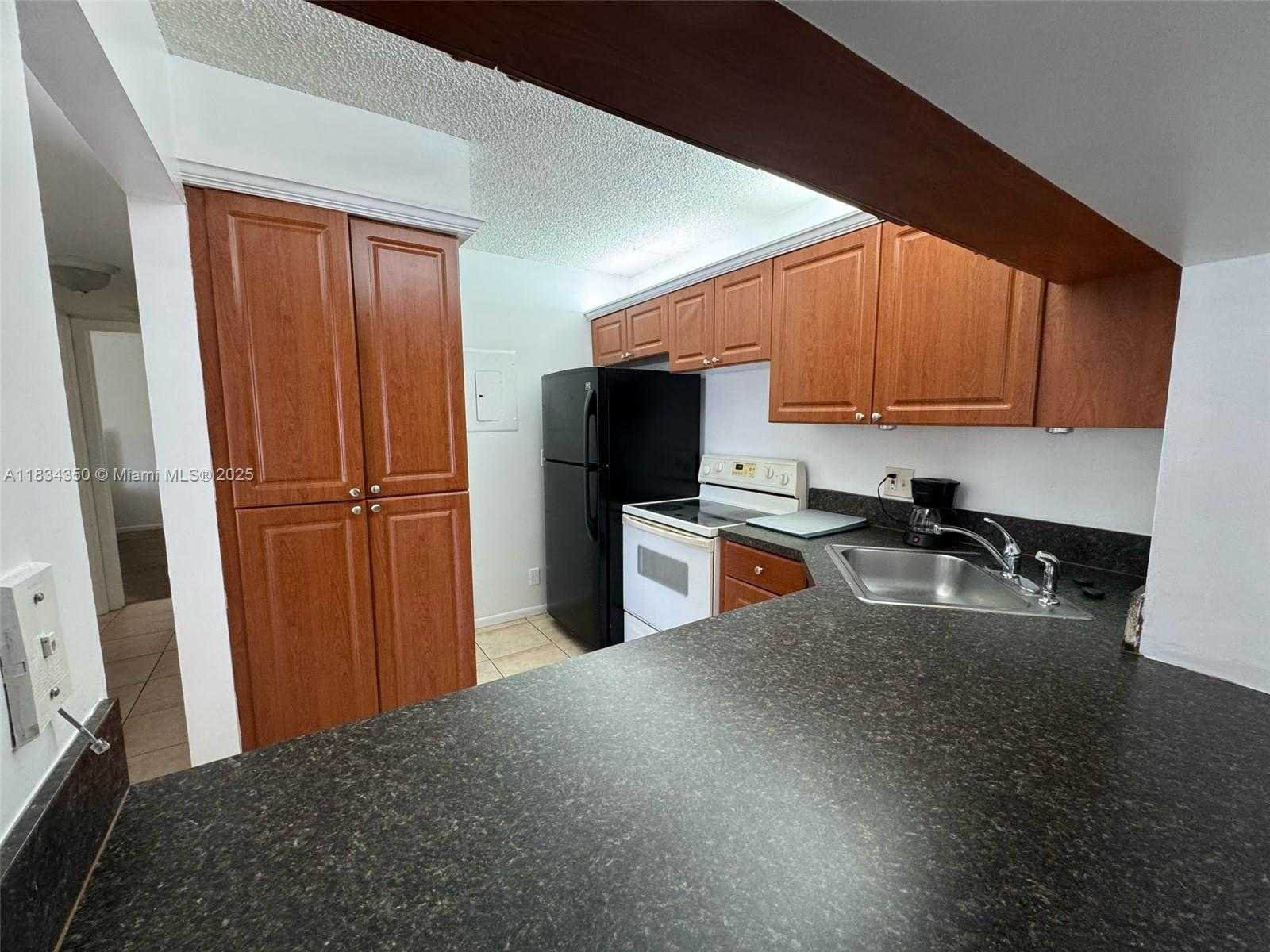 Small Image of 3606 ALDER DR #F2, West Palm Beach Number 14