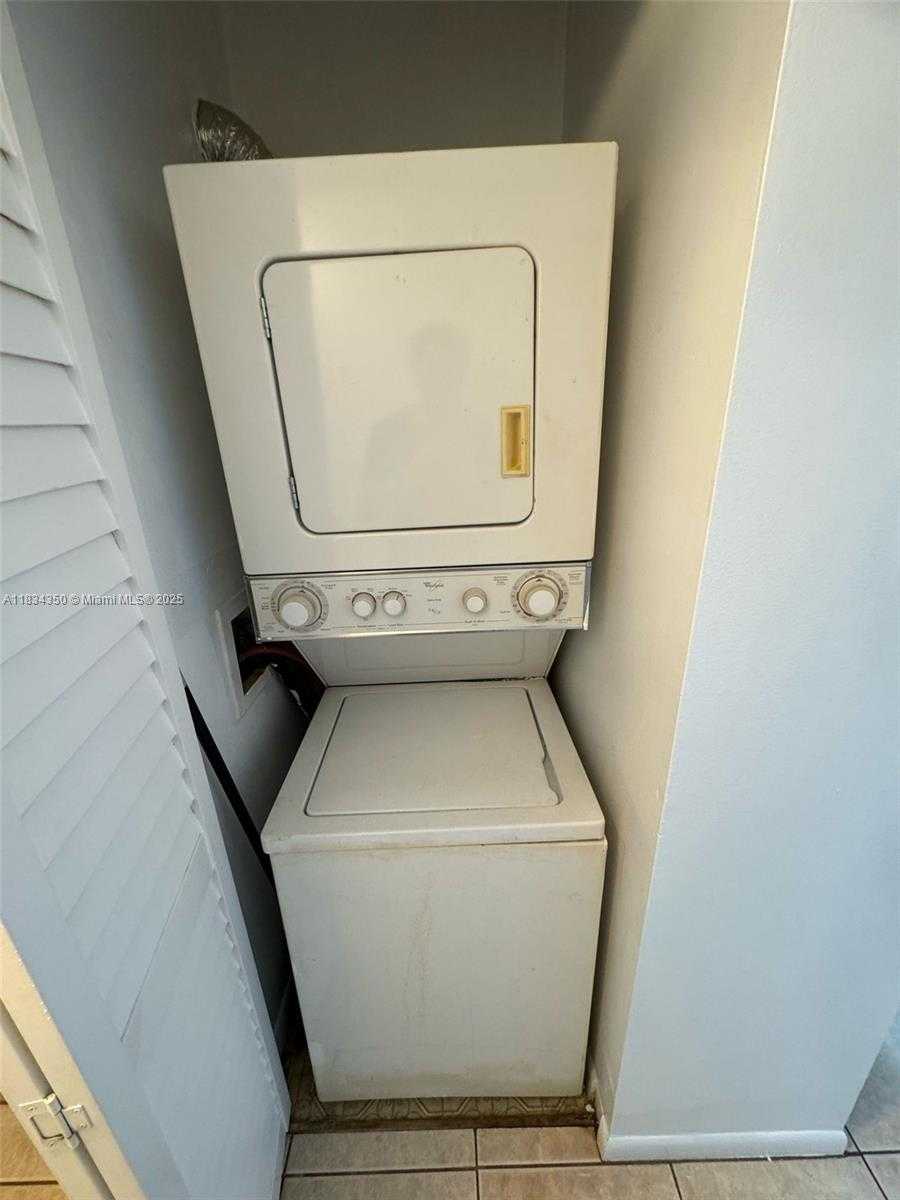 Small Image of 3606 ALDER DR #F2, West Palm Beach Number 15