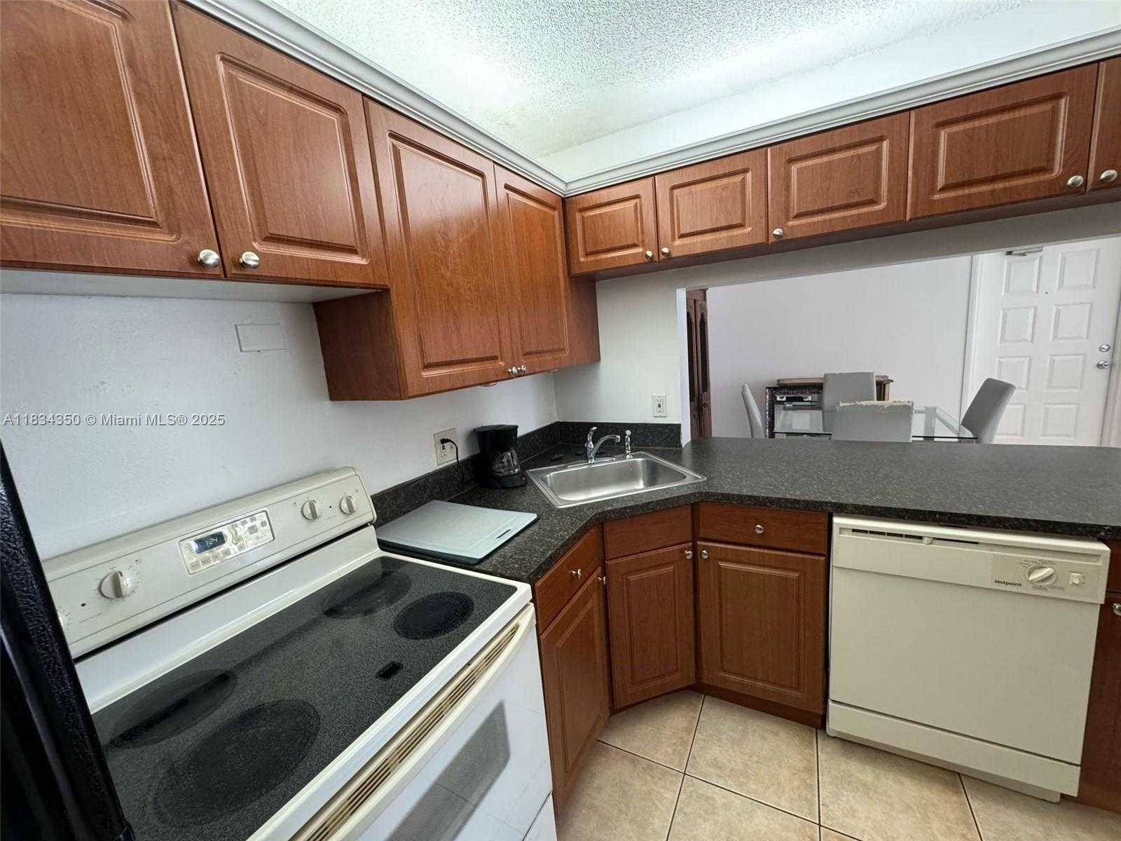 Small Image of 3606 ALDER DR #F2, West Palm Beach Number 16