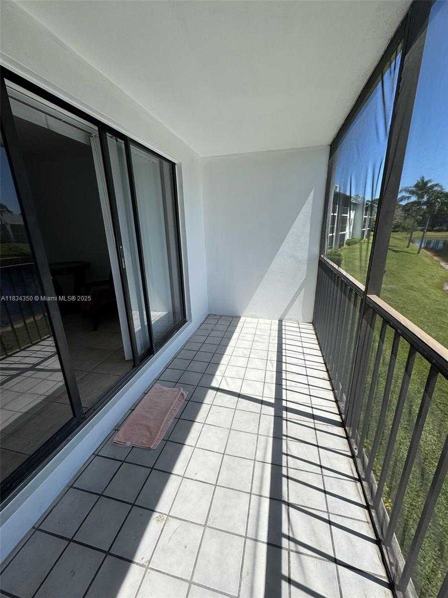 Small Image of 3606 ALDER DR #F2, West Palm Beach Number 21
