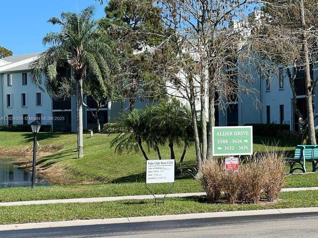 Small Image of 3606 ALDER DR #F2, West Palm Beach Number 4