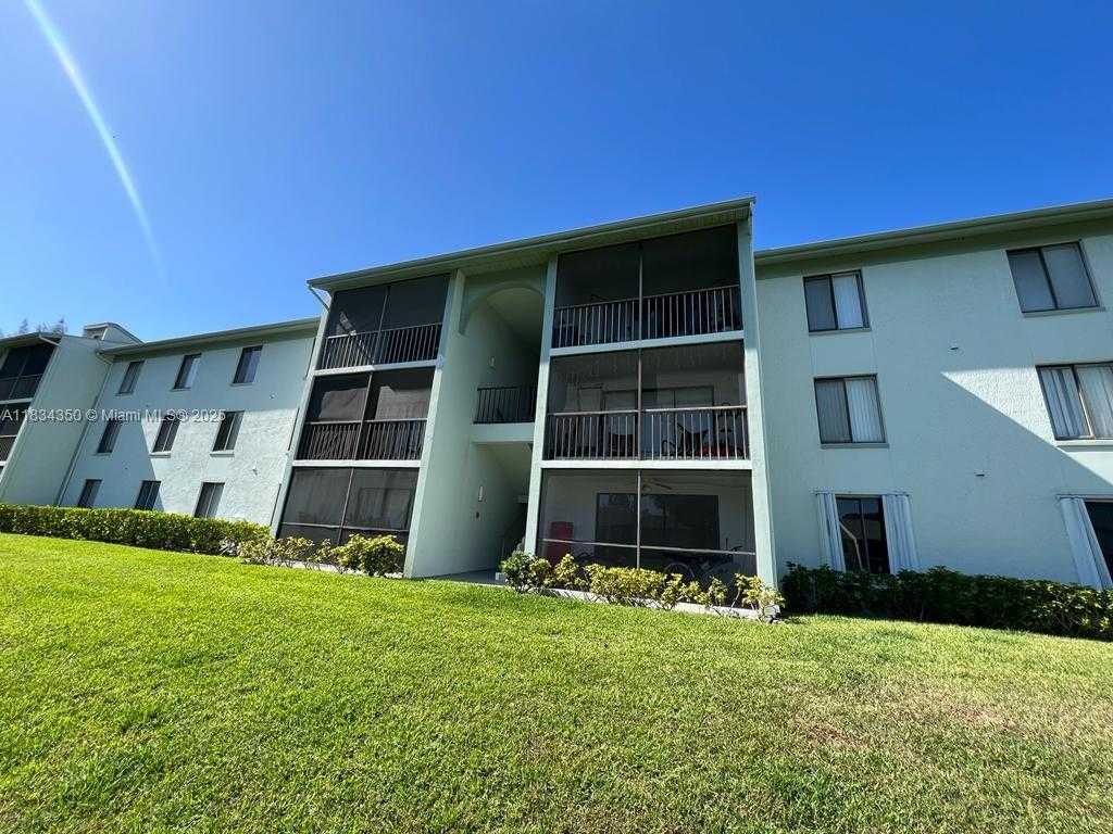 Small Image of 3606 ALDER DR #F2, West Palm Beach Number 7