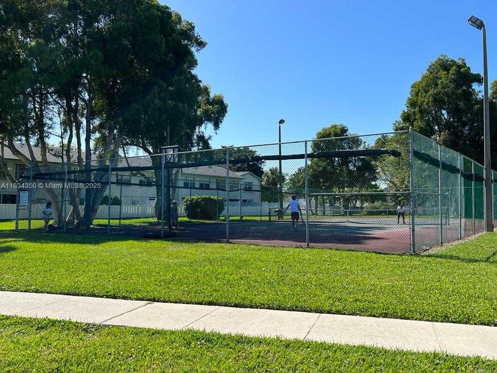 Small Image of 3606 ALDER DR #F2, West Palm Beach Number 8
