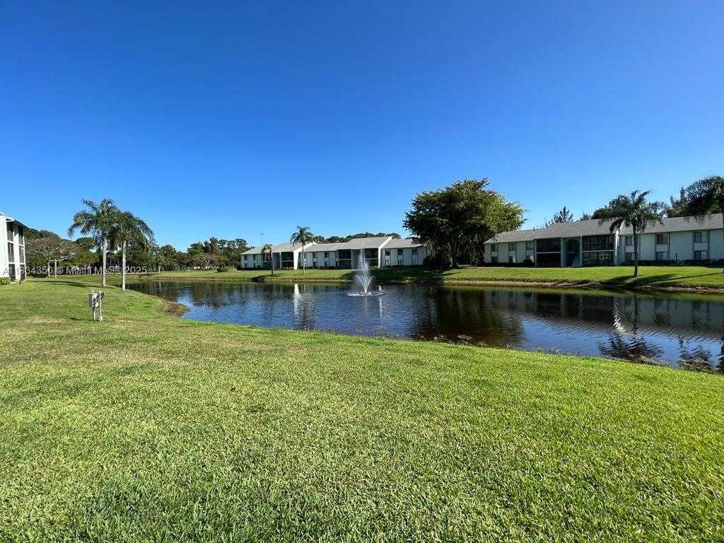 Small Image of 3606 ALDER DR #F2, West Palm Beach Number 9