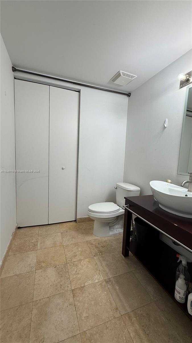 Small Image of 350 SOUTH MIAMI AVE #303, Miami Number 18