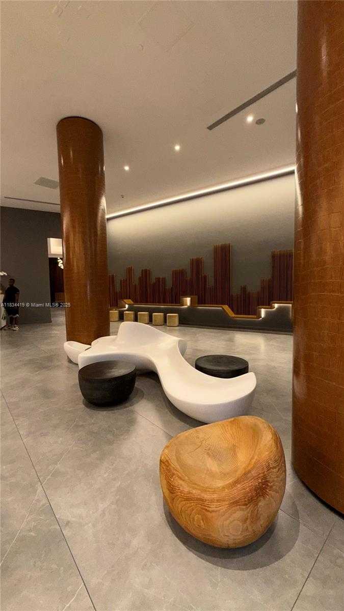 Small Image of 350 SOUTH MIAMI AVE #303, Miami Number 5