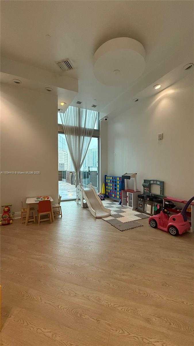 Small Image of 350 SOUTH MIAMI AVE #303, Miami Number 9