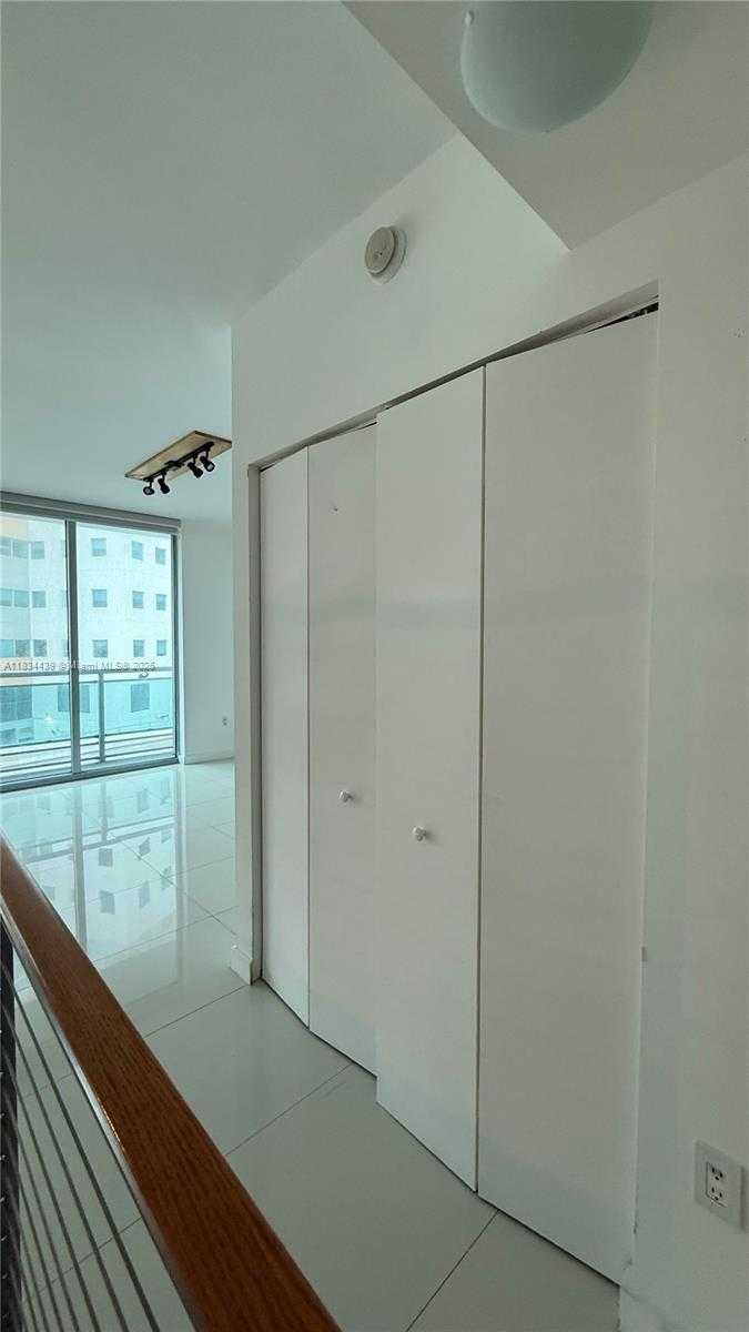 Small Image of 350 SOUTH MIAMI AVE #302, Miami Number 16