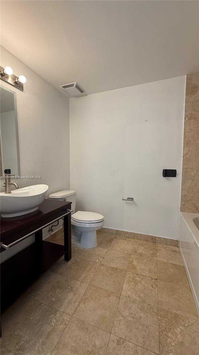 Small Image of 350 SOUTH MIAMI AVE #302, Miami Number 18