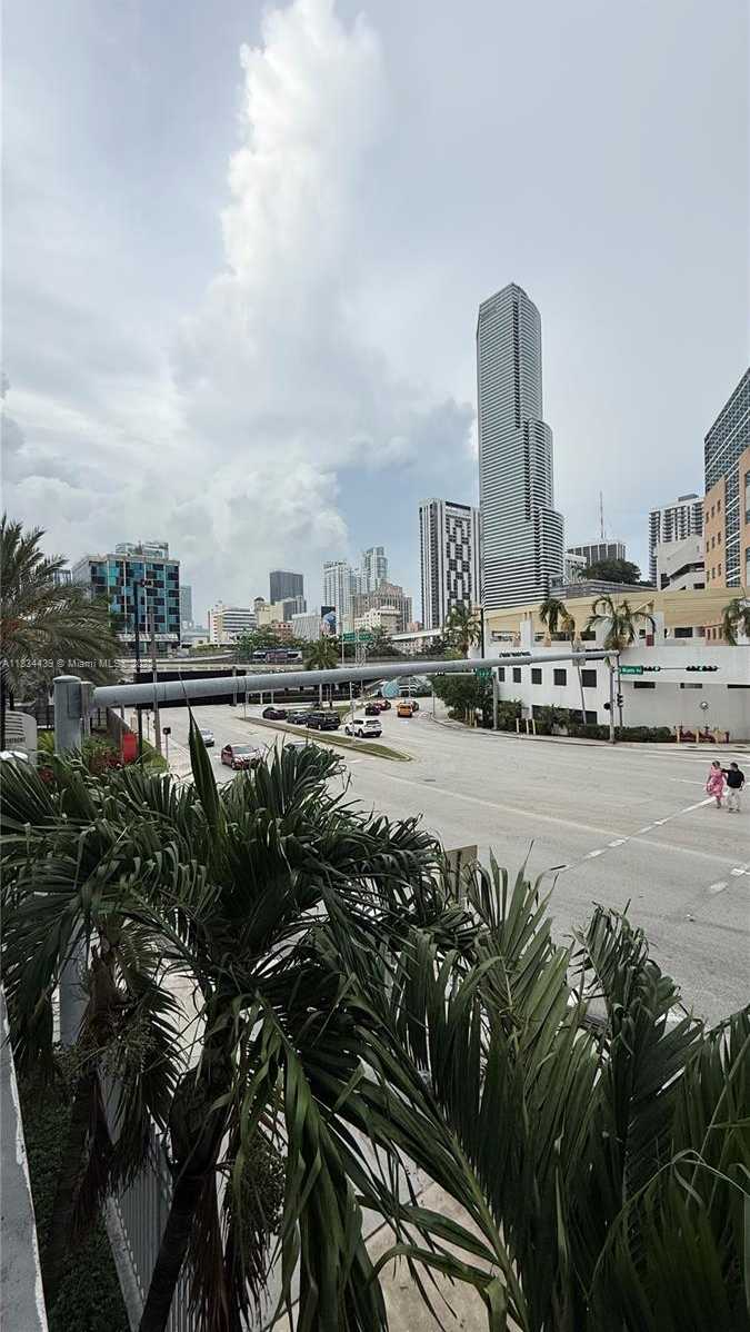 Small Image of 350 SOUTH MIAMI AVE #302, Miami Number 4
