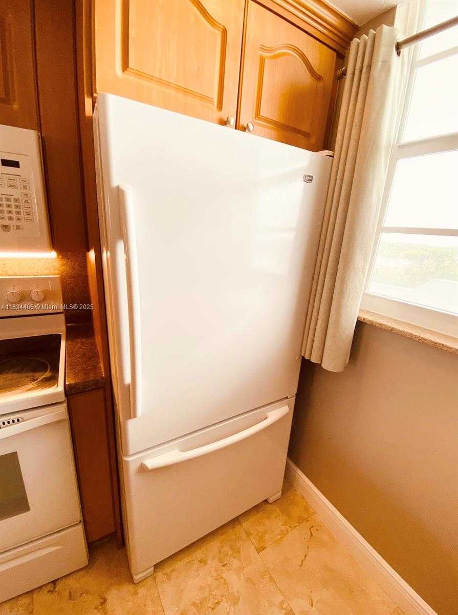 Small Image of 3545 NORTH EAST 166TH ST #805, North Miami Beach Number 15