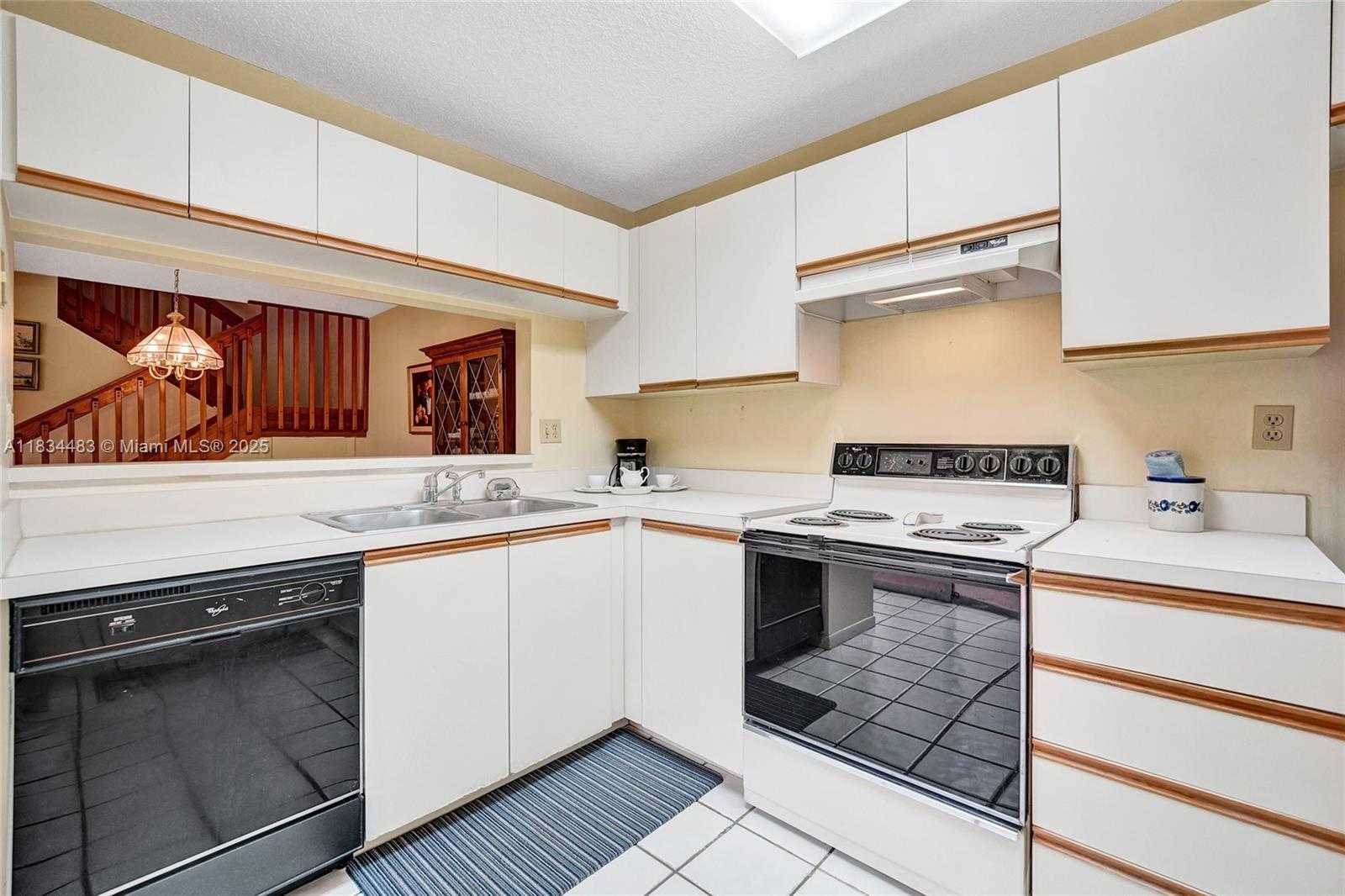 Small Image of 11167 LONG BOAT DR, Cooper City Number 24