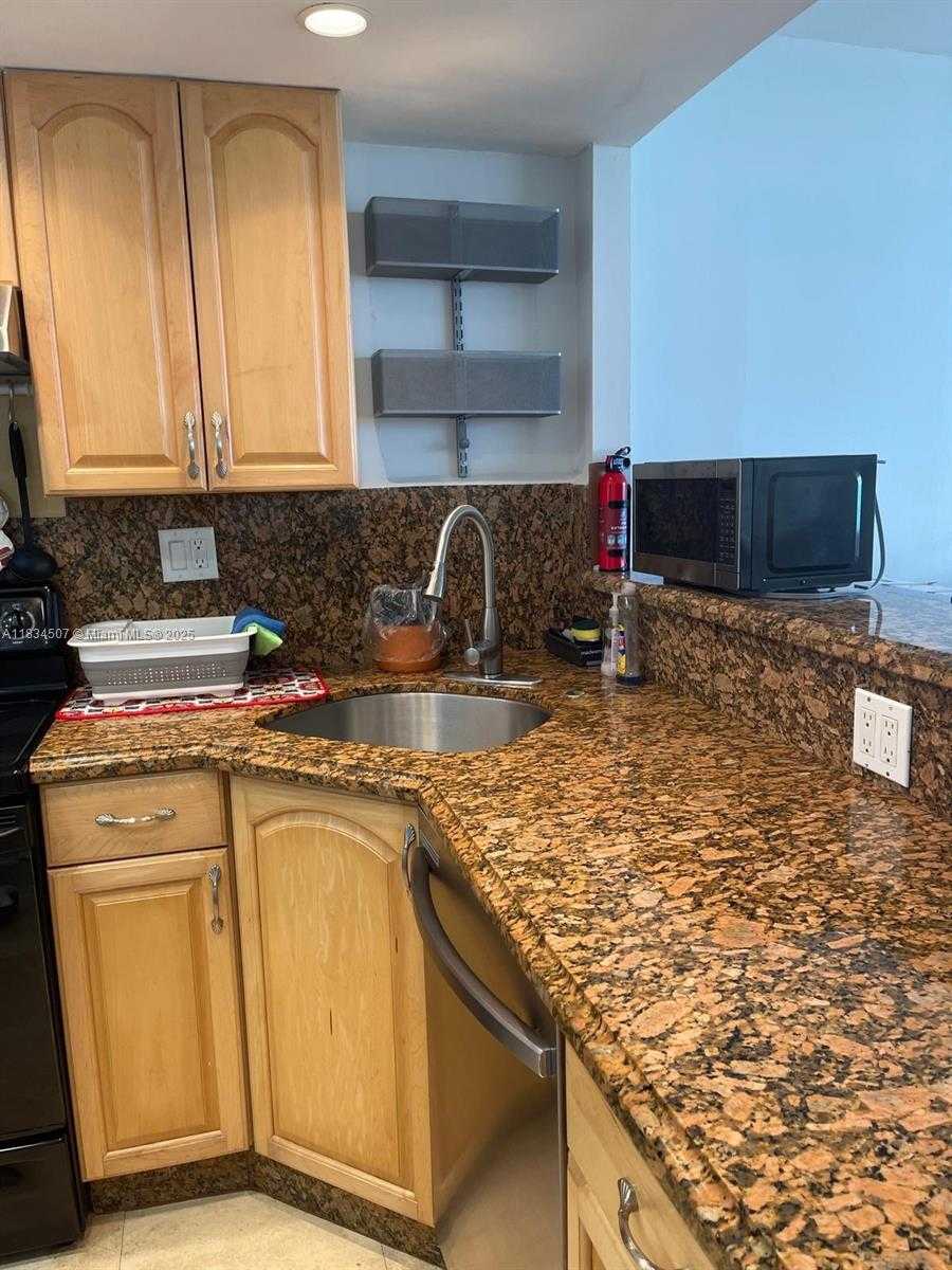Small Image of 3180 SOUTH OCEAN DR #1602, Hallandale Beach Number 12