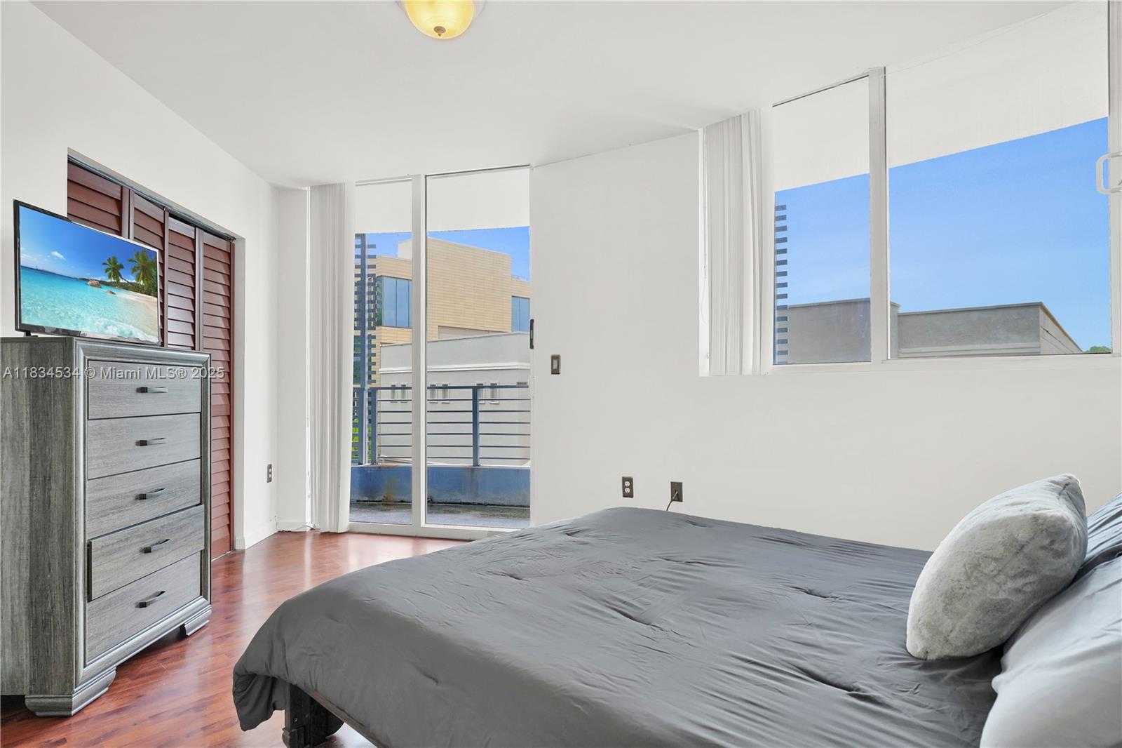 Small Image of 3339 VIRGINIA ST #PH-1, Miami Number 20