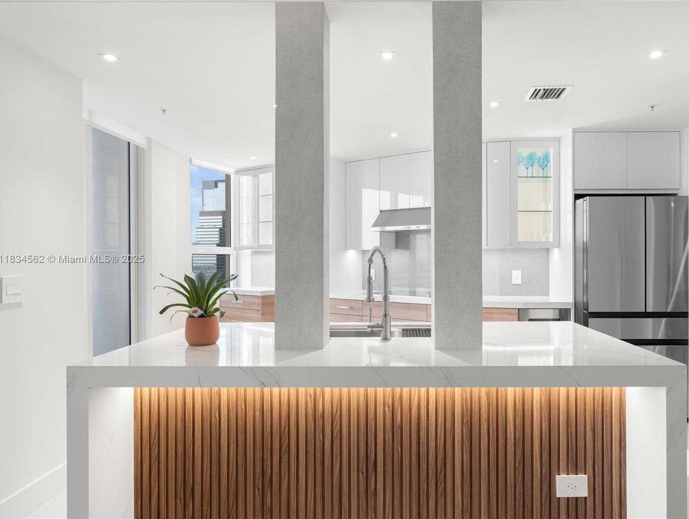 Small Image of 848 BRICKELL KEY DR #2705, Miami Number 14