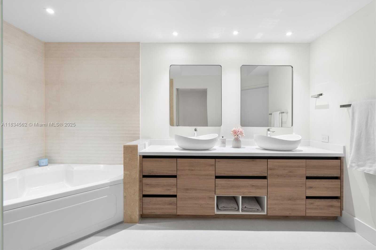 Small Image of 848 BRICKELL KEY DR #2705, Miami Number 21