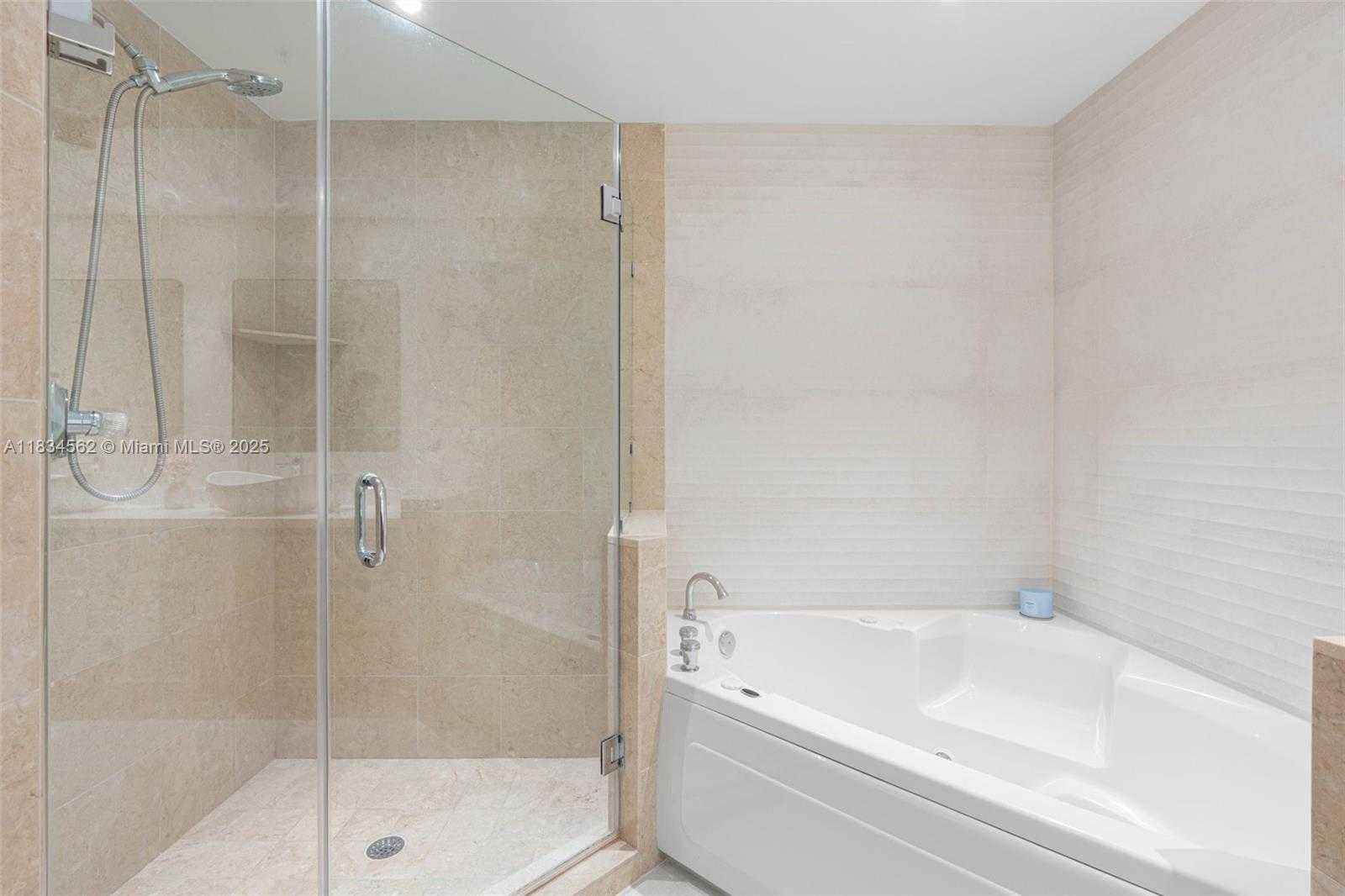 Small Image of 848 BRICKELL KEY DR #2705, Miami Number 22