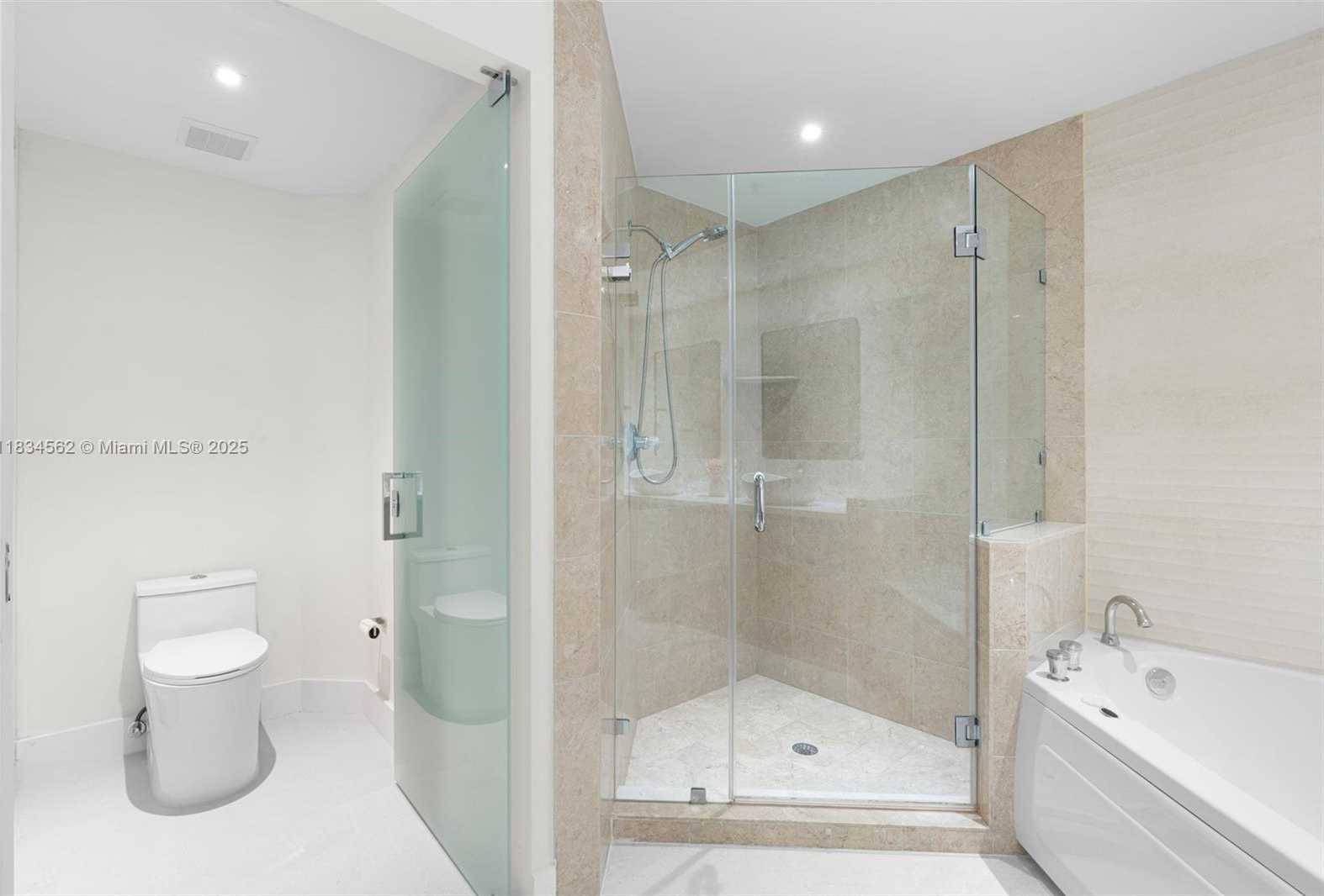 Small Image of 848 BRICKELL KEY DR #2705, Miami Number 23