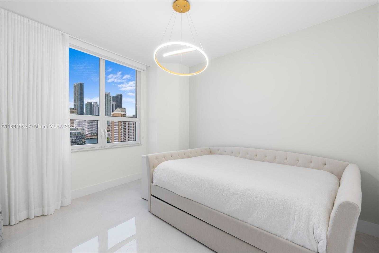 Small Image of 848 BRICKELL KEY DR #2705, Miami Number 25