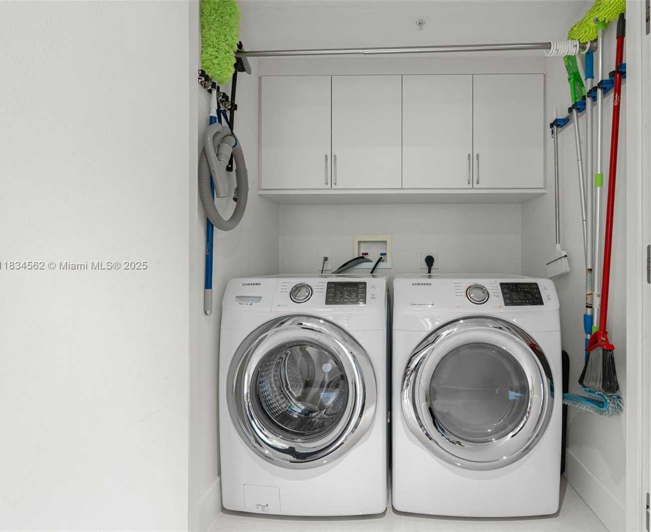 Small Image of 848 BRICKELL KEY DR #2705, Miami Number 29