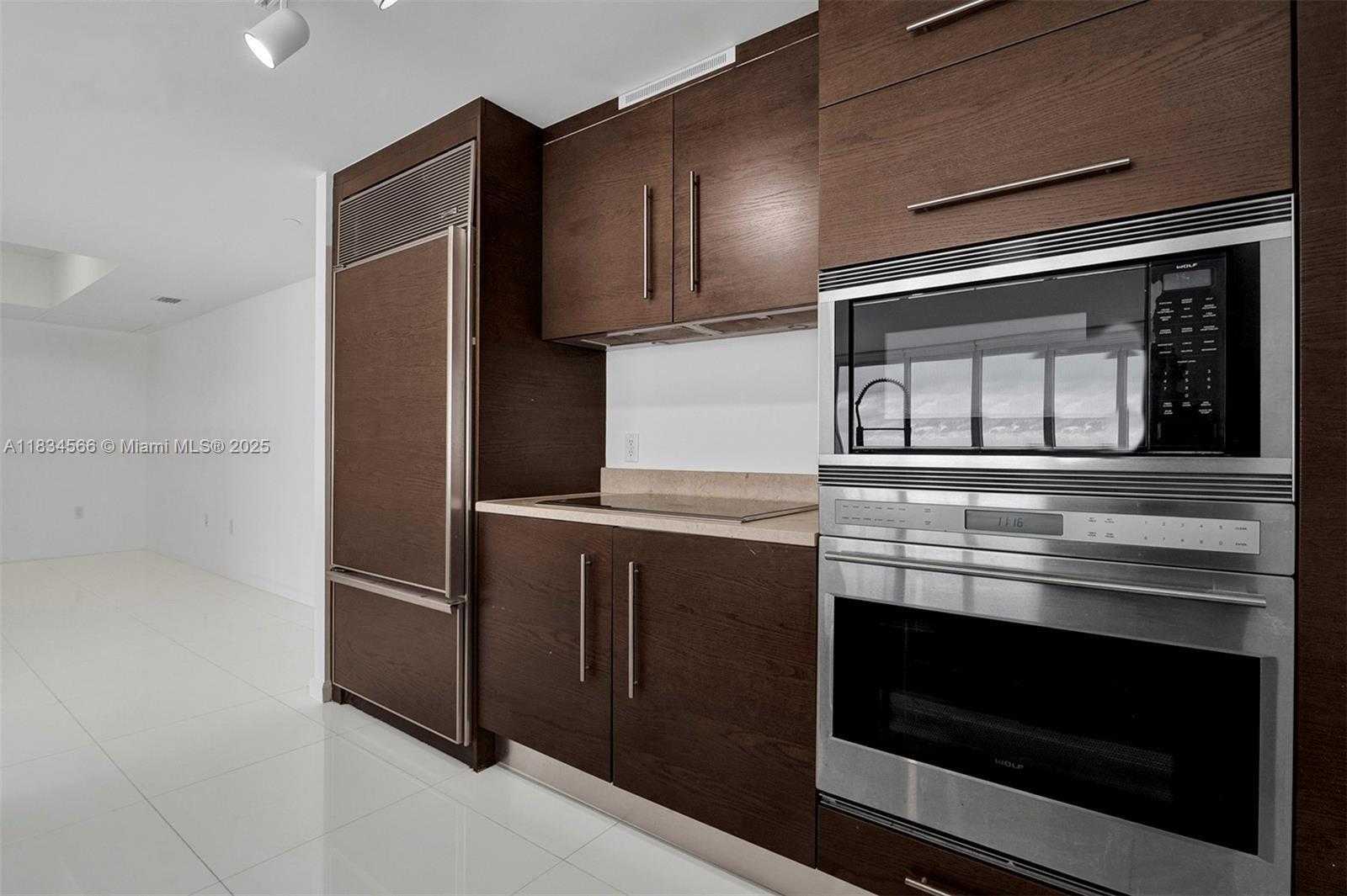 Small Image of 465 BRICKELL AVE #4505, Miami Number 10