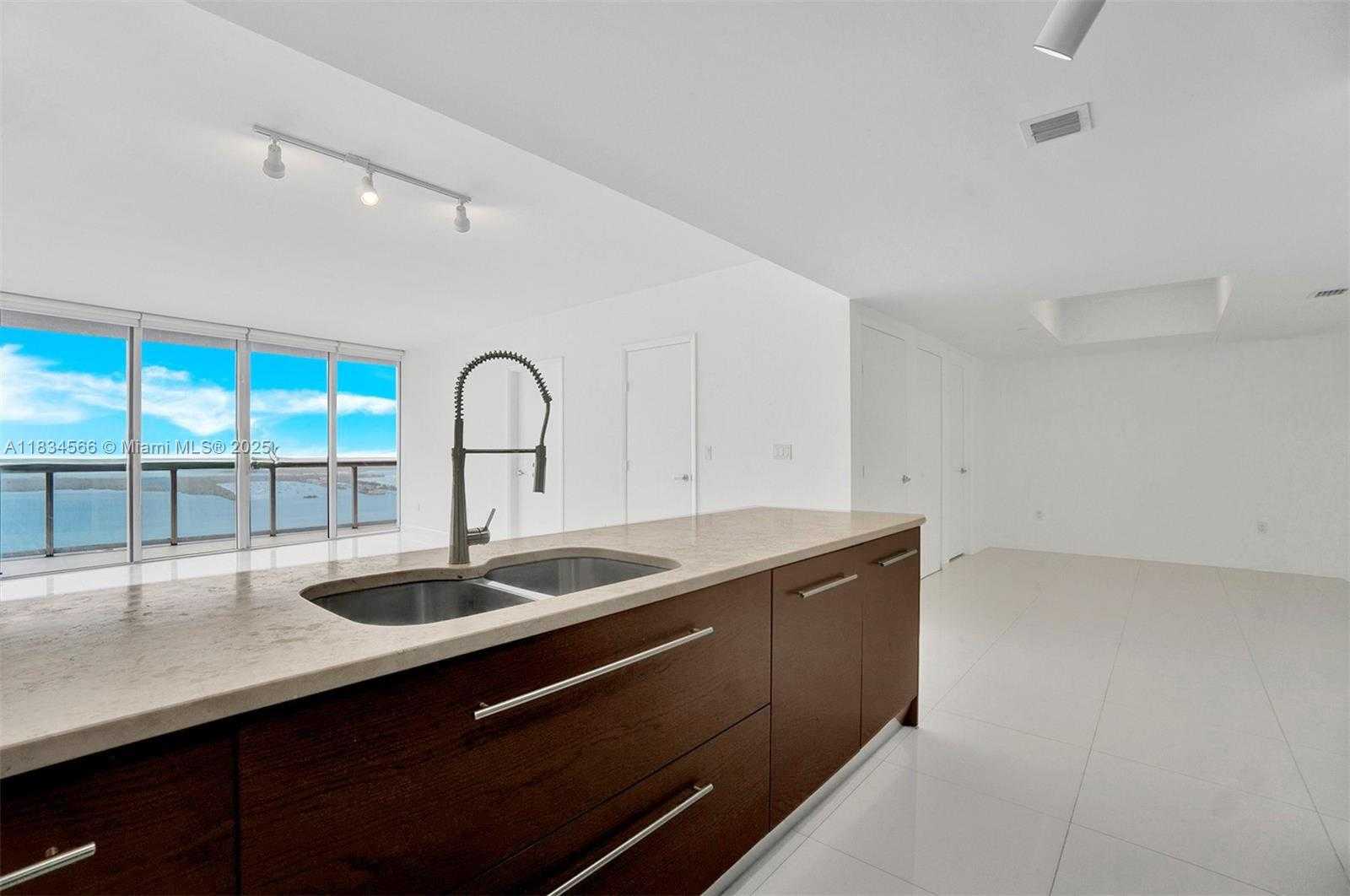 Small Image of 465 BRICKELL AVE #4505, Miami Number 12