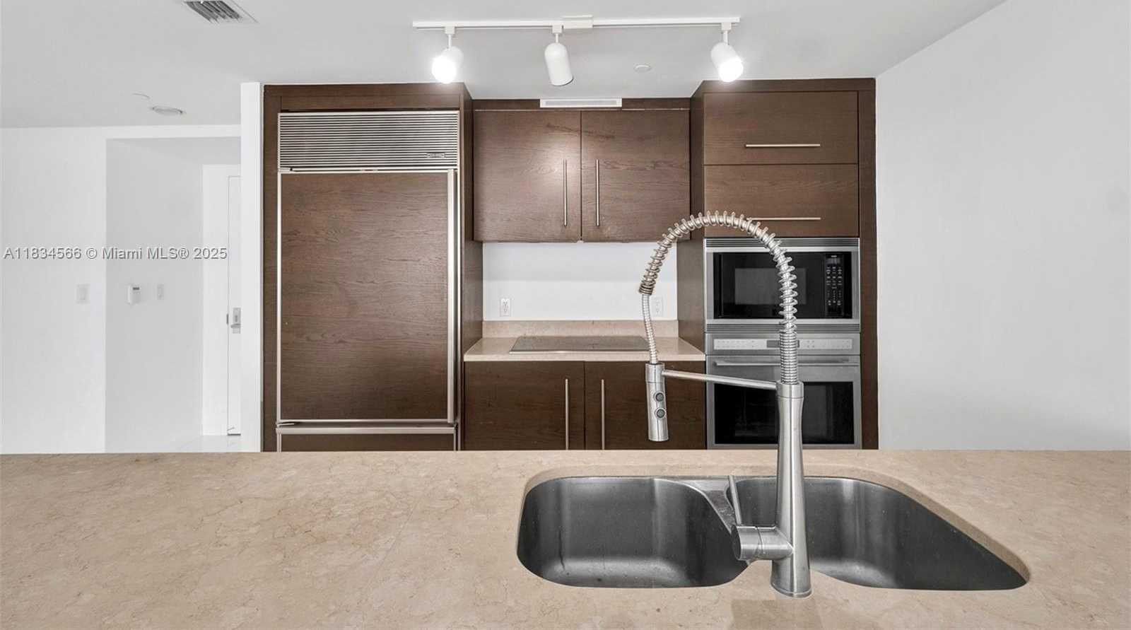 Small Image of 465 BRICKELL AVE #4505, Miami Number 13