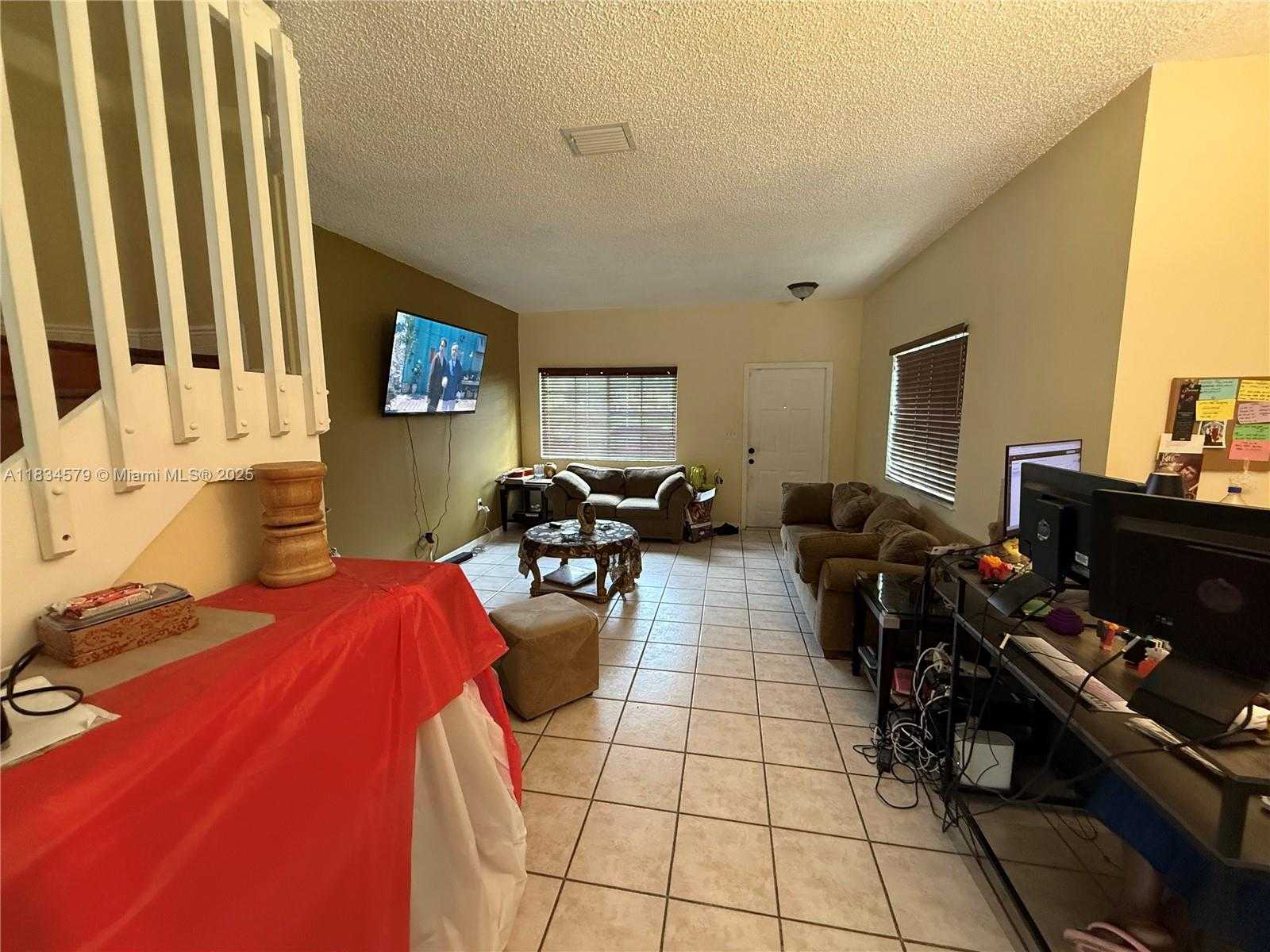 Small Image of 1851 SW 101st Way, Miramar, FL 33025, USA Number 4