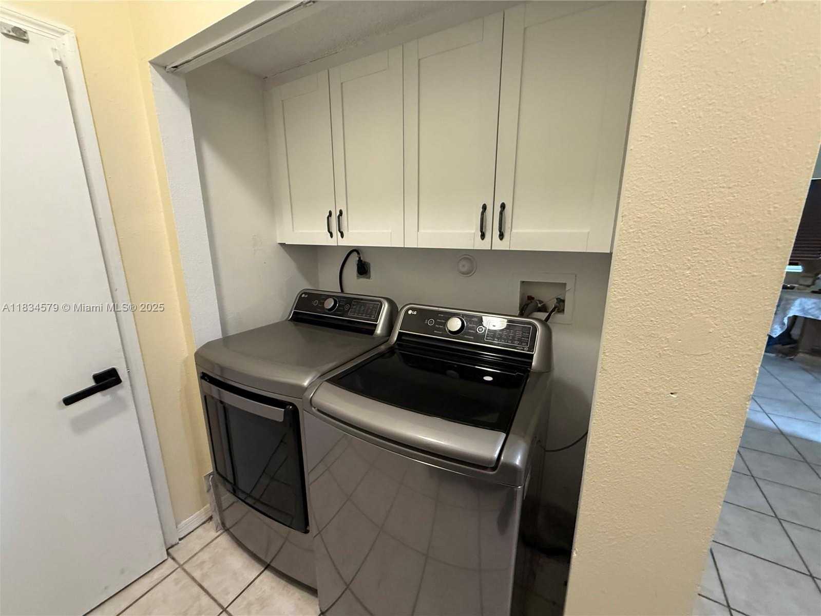 Small Image of 1851 SW 101st Way, Miramar, FL 33025, USA Number 8