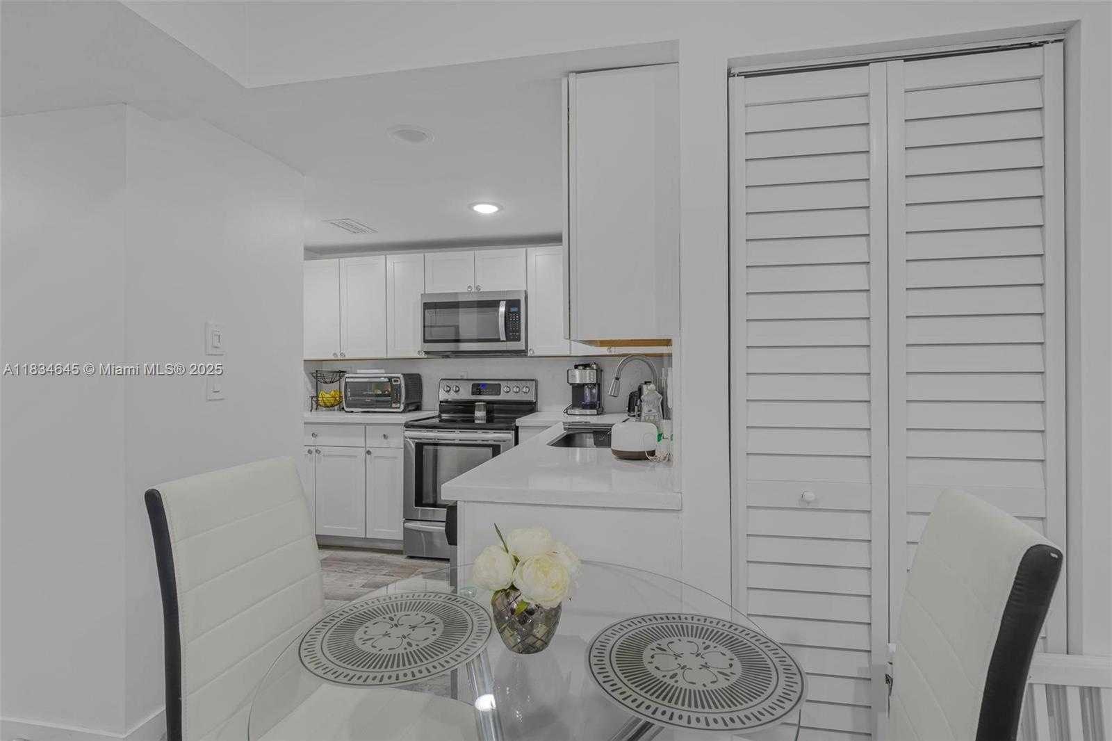 Small Image of 11955 SOUTH WEST 18TH TER #9, Miami Number 6